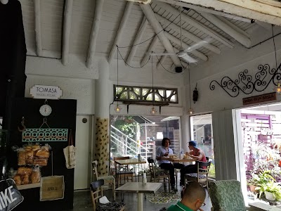 Photos of Al alma