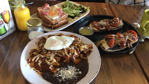 Reina Comfort Food - Thumbnail