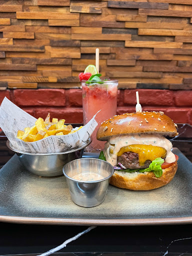 Photo 8 - Burger DPC