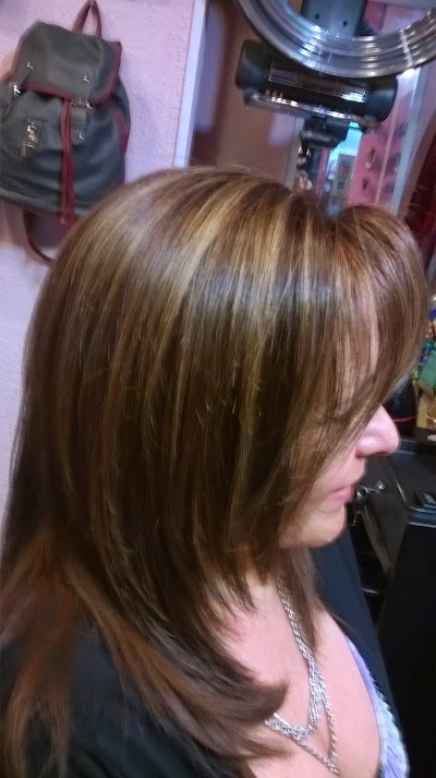 Photos of LYNDA'S SALON DE BELLEZA Y COLORIMETRIA