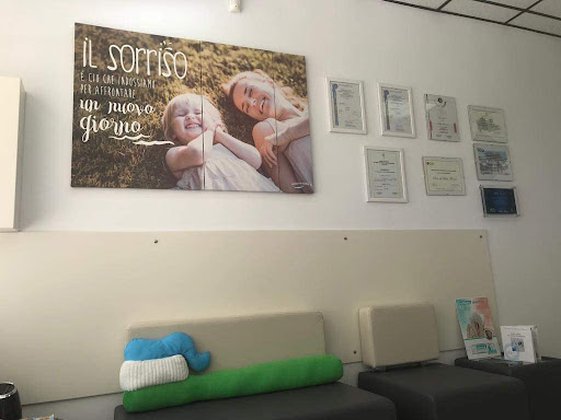 Studio dentistico dott.ssa Silvia Macari - Thumbnail