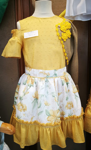 FUTURA ROPA PREMAMA Y PUERICULTURA