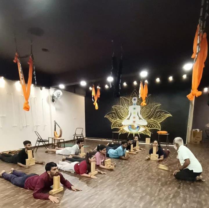 Anant Yogalaya Khanna