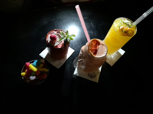 Moon 93 "Café & Cocktail Bar" - Thumbnail