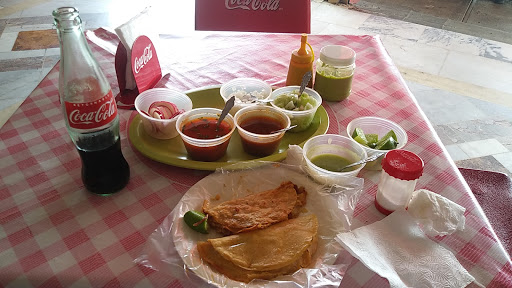 TACOS DE BARBACOA LUIS