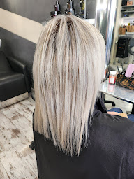 Photo n°26 de Super Tifs à Saint-Étienne-de-Fontbellon (Salon de coiffure)