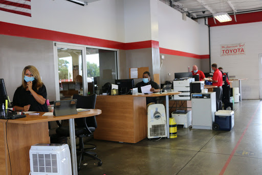 Serra Toyota of Decatur Service Department - Thumbnail