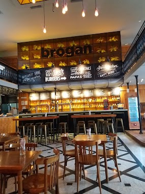 Brogan Beer Garden, Author: fernando miguel Lamela