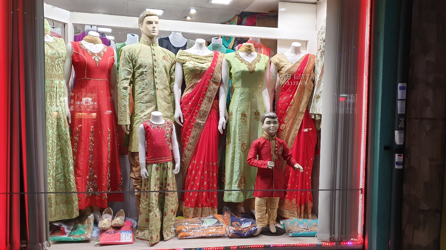 Parul Wholesalers & Retailers - Bridal Fashion - photo 1