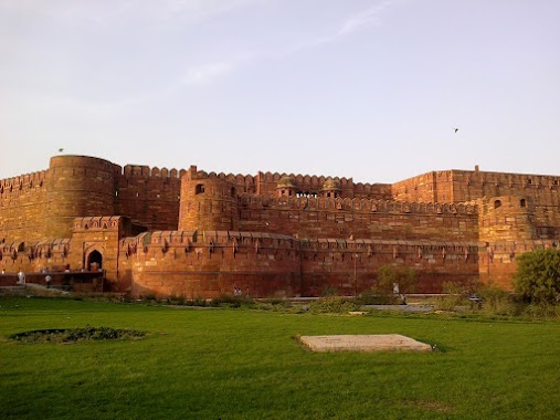 Red Fort Parking, Author: rene boulay