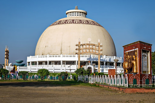 नागपूर 150 किलोमीटर पर्यटक आकर्षण: दीक्षा भूमि (धम्म चक्र स्तूप)  रामटेक किला मंदिर  महाराज बाग औ… post image