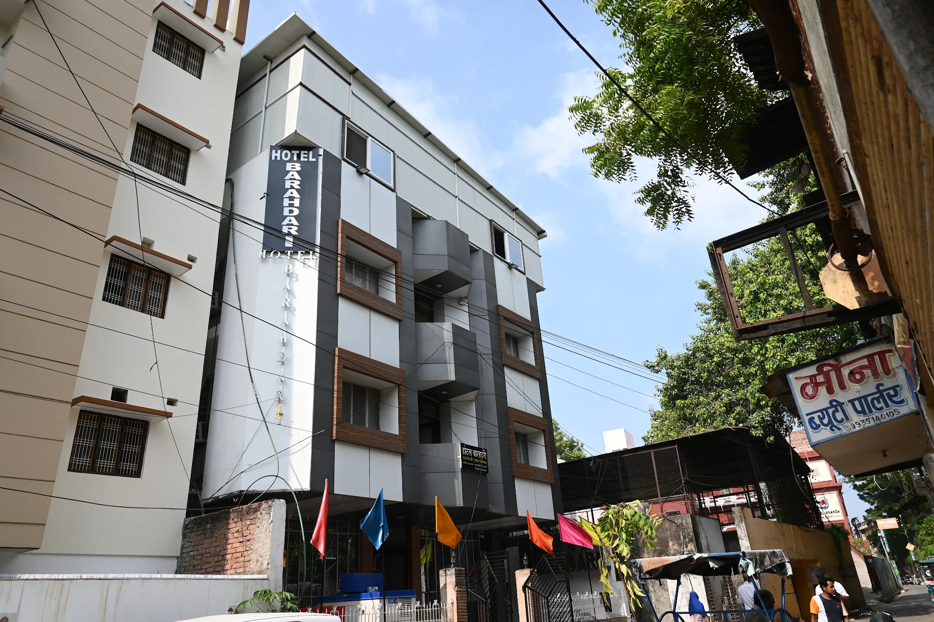 Hotel Barahdari