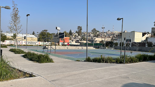 Centro de desarrollo comunitario y parque público "San Juan Tlihuaca"