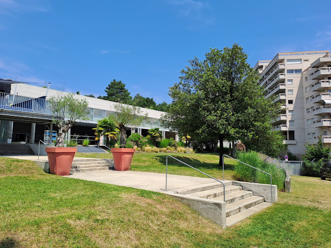 Opinii despre Piscine municipale Isabelle Jouffroy în Caluire-et-Cuire - Complexe sportif