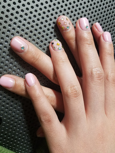 Daisy Nails - Visual