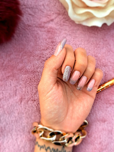 Carole Ongles - Thumbnail