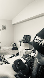 Photo n°3 de Nikka Théo (Sur Rendez-Vous) à Joué-lès-Tours (Salon de piercing)