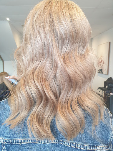 Casaellie Hair Design - Thumbnail