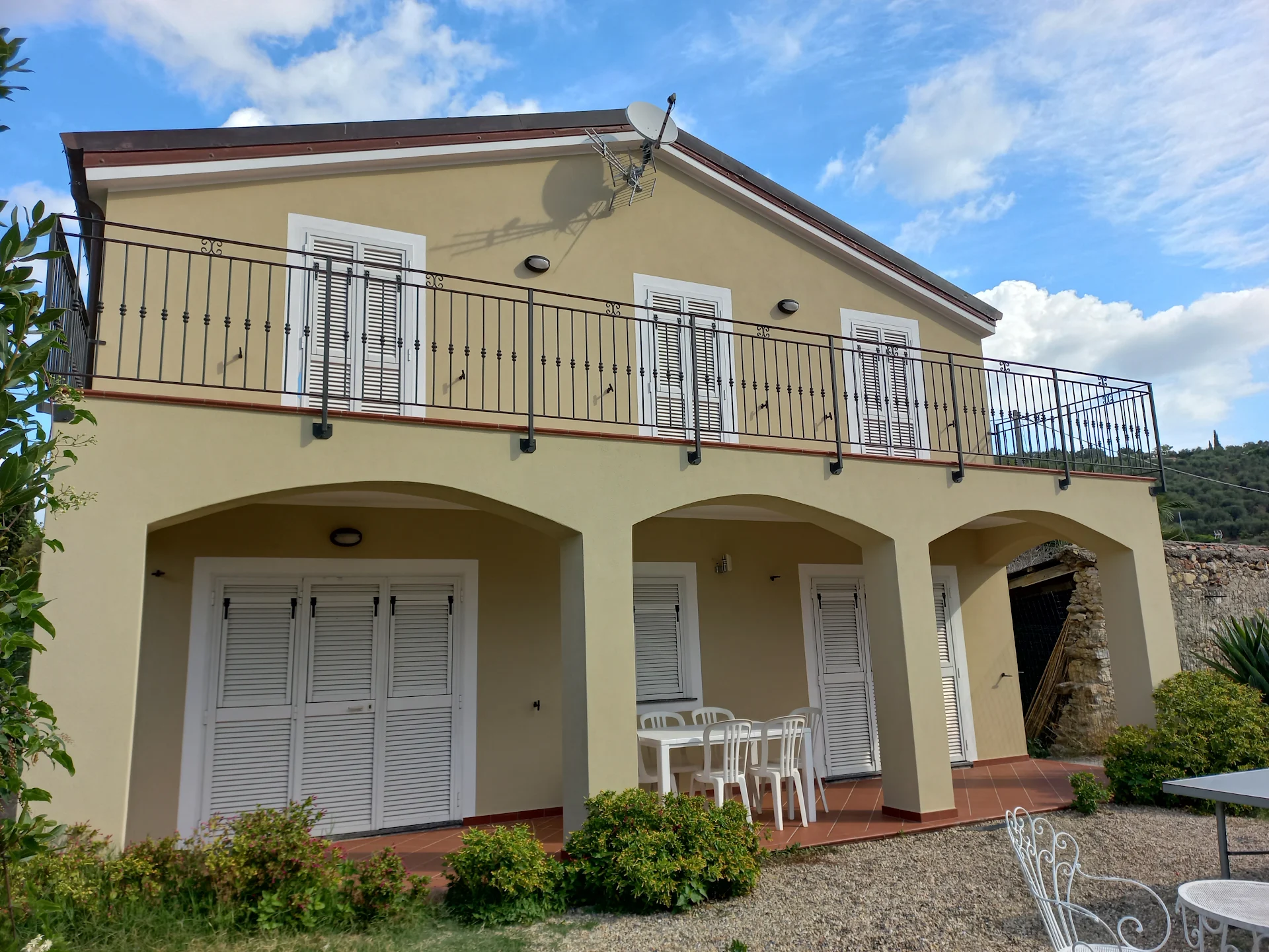 La Strelitzia Apartments