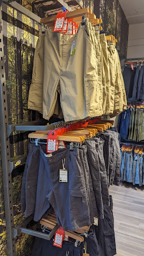 Mountain Warehouse Richmond - Thumbnail