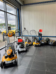 Photo n°4 de RENAULT / DACIA - Garage Isambert à Les Villages Vovéens (Magasin de matériel de motoculture)