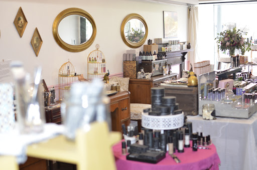 The Gilded Girl Beauty Emporium - Thumbnail