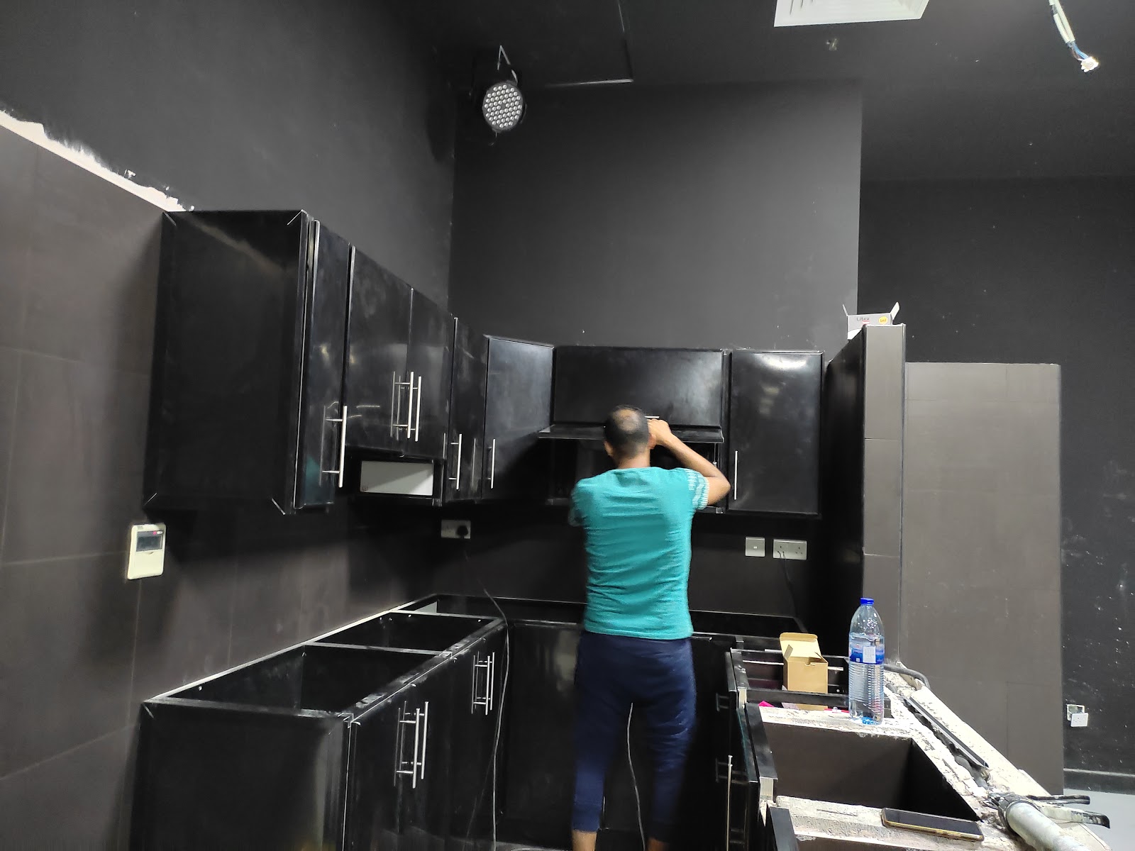 Nadeem Hafeez Glass Aluminium Installation - صورة 3