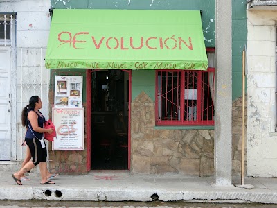 Photos of Caf&eacute;-Museo Revoluci&oacute;n
