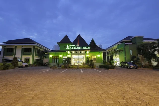 OYO 92758 Hotel Kesambi Hijau