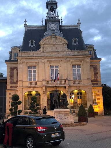 Photo de Ehpad non lucratif - Adef Résidences la Maison des Acacias à Saint-Just-Sauvage (51260)