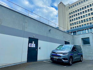 Photo n°3 de VPARCEL à Saint-Cyr-sur-Loire (Société de transport routier)