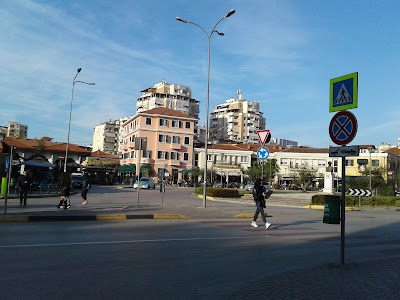 Tirana Parking - Pazari i Ri / Sheshi Avni Rustemi
