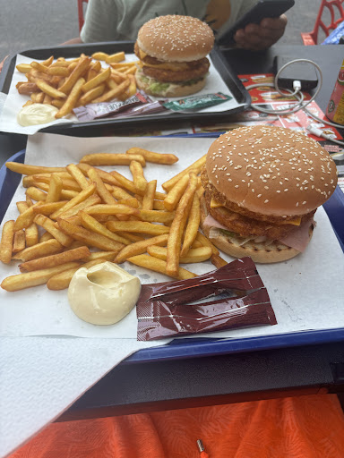 Photo 5 - Deluxe Burgers