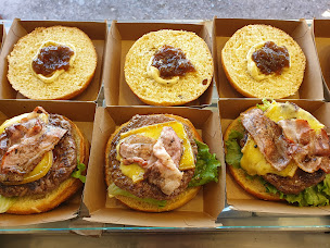 Photo n°2 de L'andouillette des gourmets à Saint-Symphorien-de-Lay (Restaurant de hamburgers)