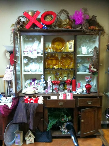 Tara Lea's Vintage Parlor - Thumbnail