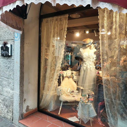 Moranera abiti per diciottesimo e da cerimonia.