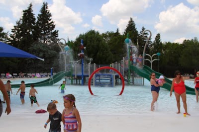 Splash Island Outdoor Pool - Oak Brook Park District