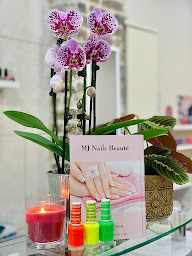 Photo n°39 de MJ nails beauté à Paris (Institut de beauté)