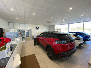 Photo n°25 de Garage PEUGEOT / OPEL Arpajon à Arpajon (Concessionnaire Opel)