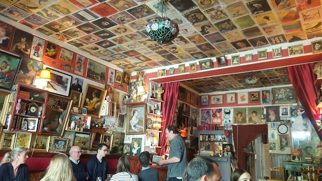 paul's place
