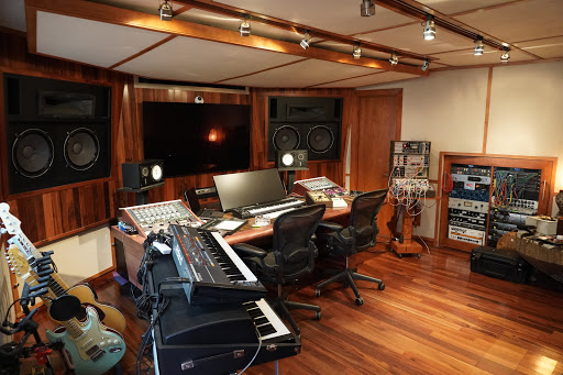Studio Malibu - Visual