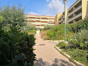 Photo n°5 de Studio cabine Sylvie, location saisonnière, climatisation garage, Vue mer à Bormes-les-Mimosas (Appartement de vacances)