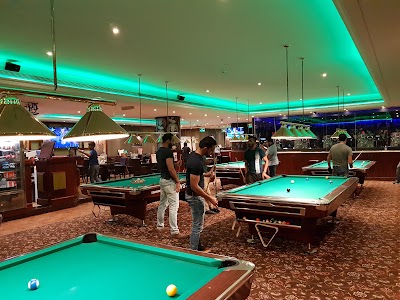 Photos of QueClub Cafe Oud Metha