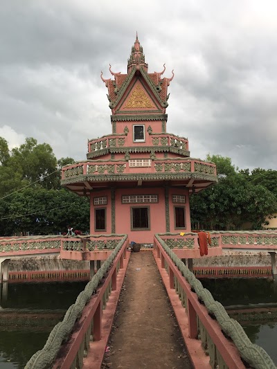 Photos of Wat Roluos