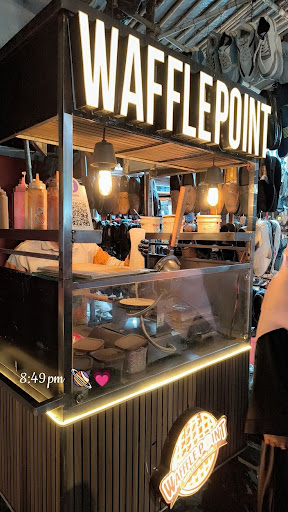Delight your guests with a delicious  Waffle Counter by Red Roses Events. Freshly prepared waffle… post image