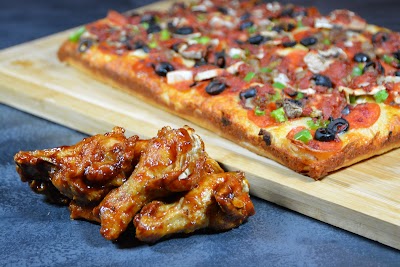 BOSS. Pizza + Wings