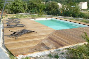 Photo n°24 de Terrasses Bois Miloba à Solliès-Pont (Constructeur de terrasses)