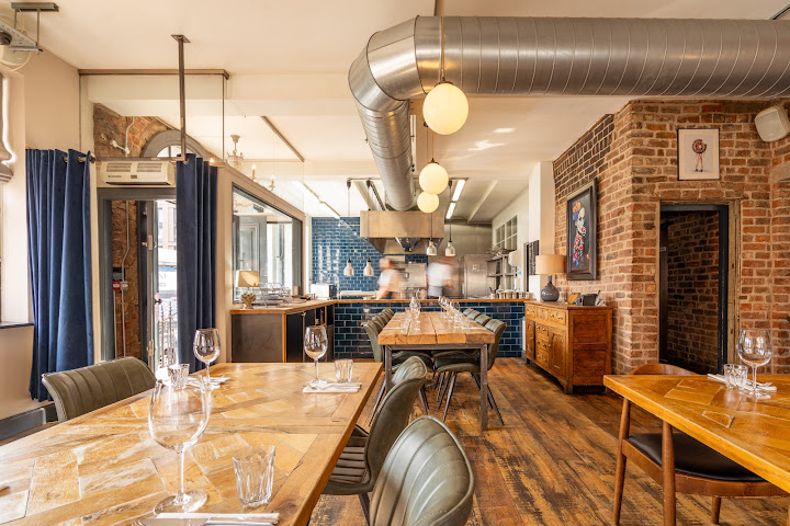 Wreck Bistro by null