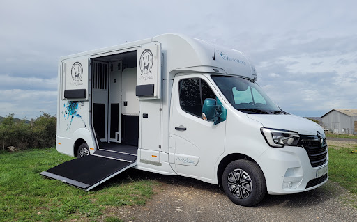 Vans Laissac - Camions et vans chevaux - Remorques Gallery - France