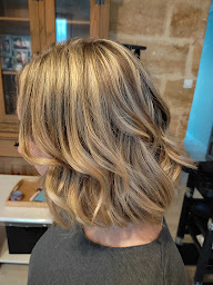 Photo n°4 de Les Ciseaux de Juliette à Ménesplet (Salon de coiffure)